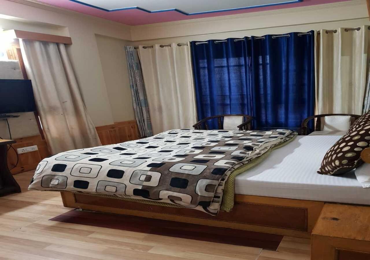 Hotel Apple Regency Simlá Kültér fotó
