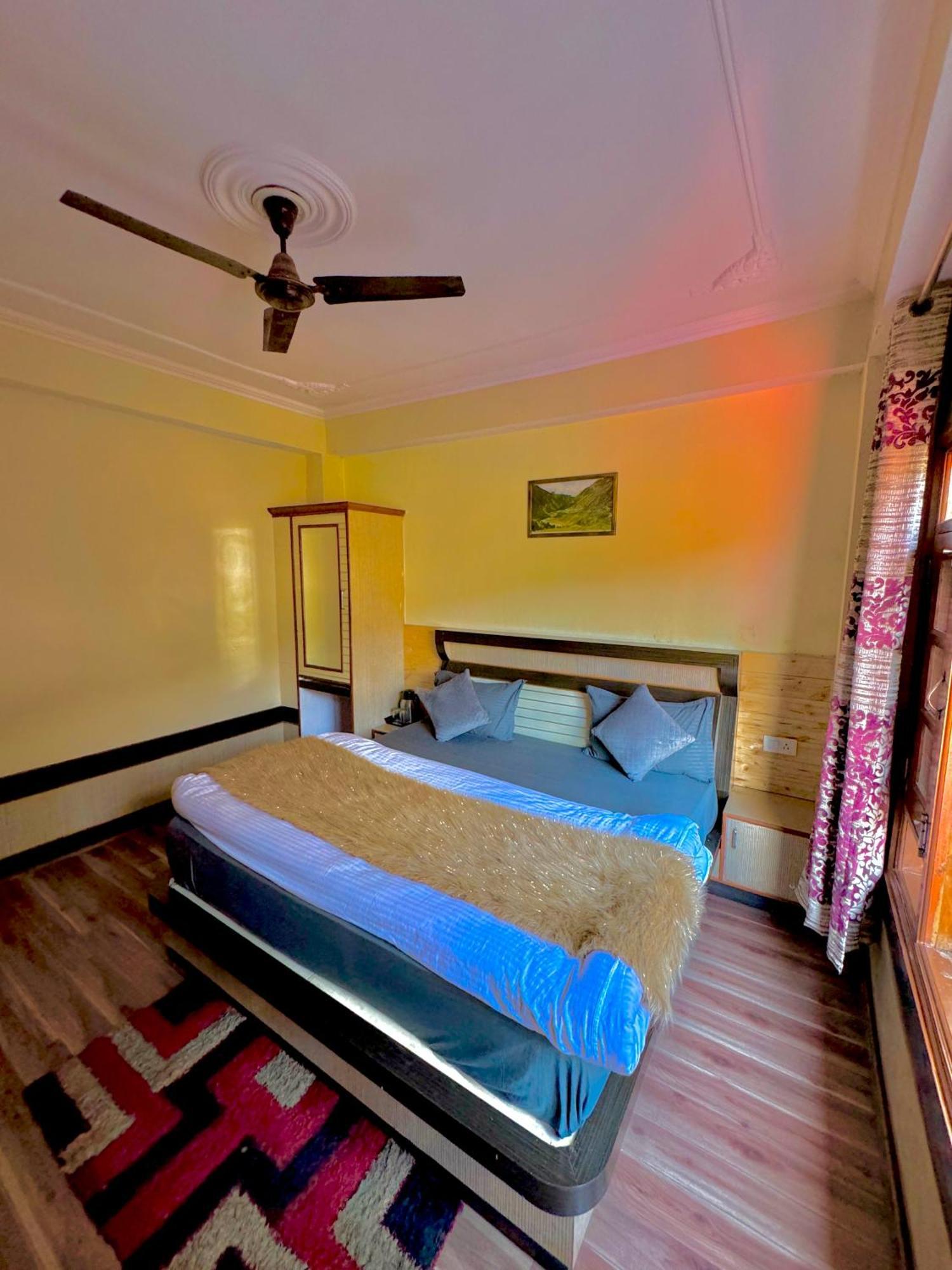 Hotel Apple Regency Simlá Kültér fotó