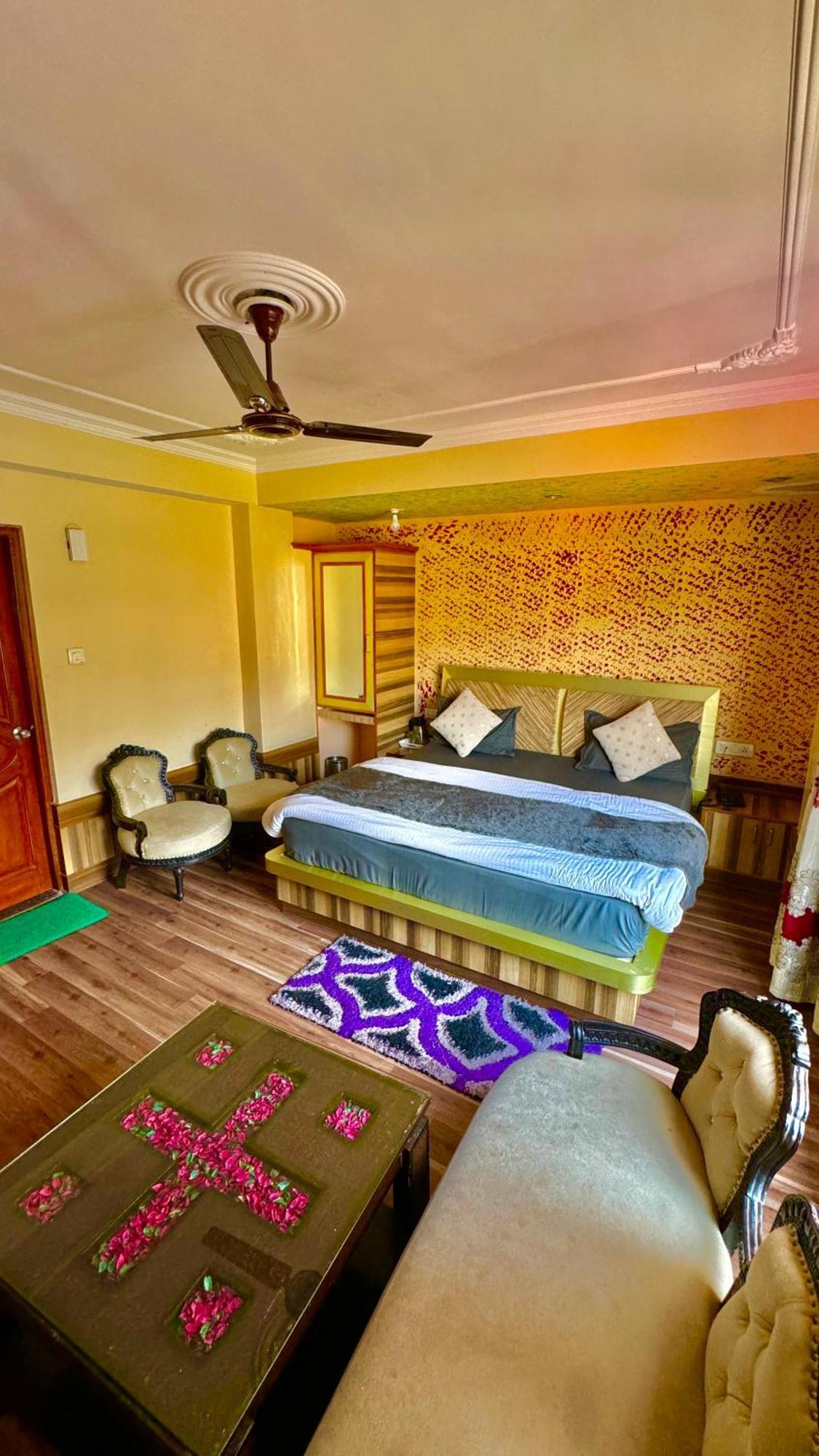 Hotel Apple Regency Simlá Kültér fotó