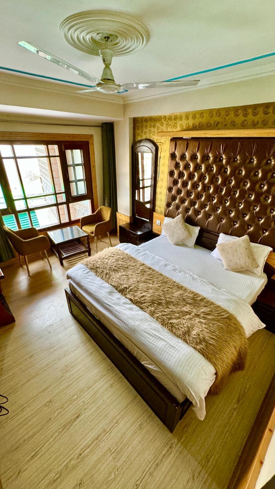 Hotel Apple Regency Simlá Kültér fotó