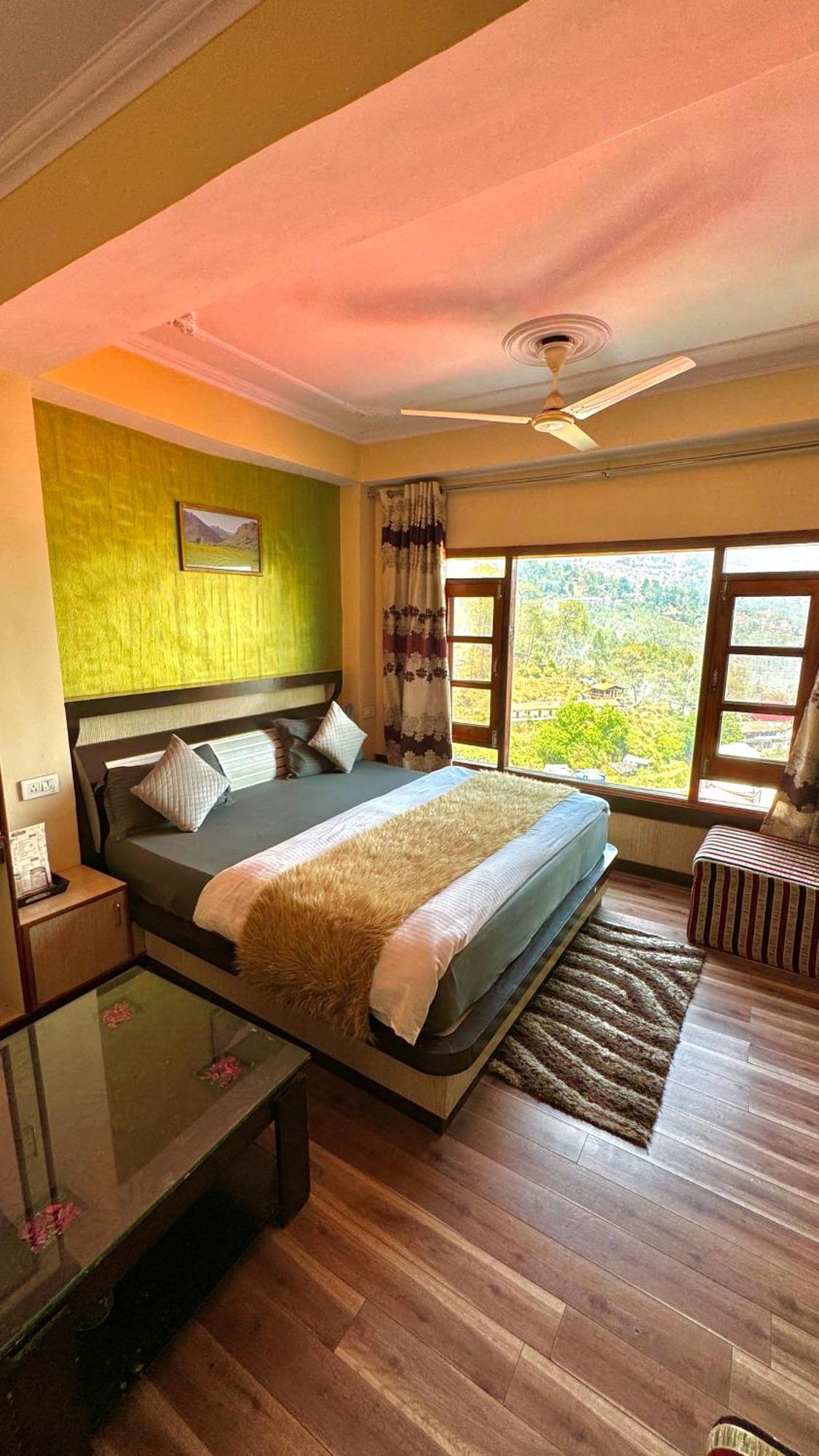 Hotel Apple Regency Simlá Kültér fotó