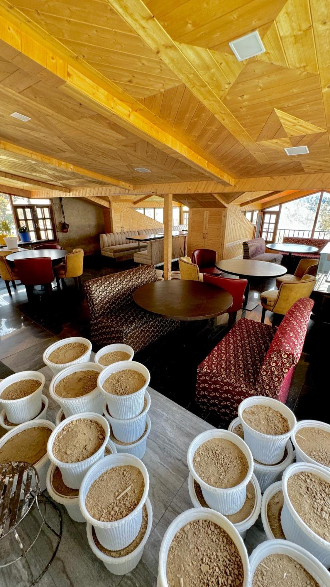 Hotel Apple Regency Simlá Kültér fotó
