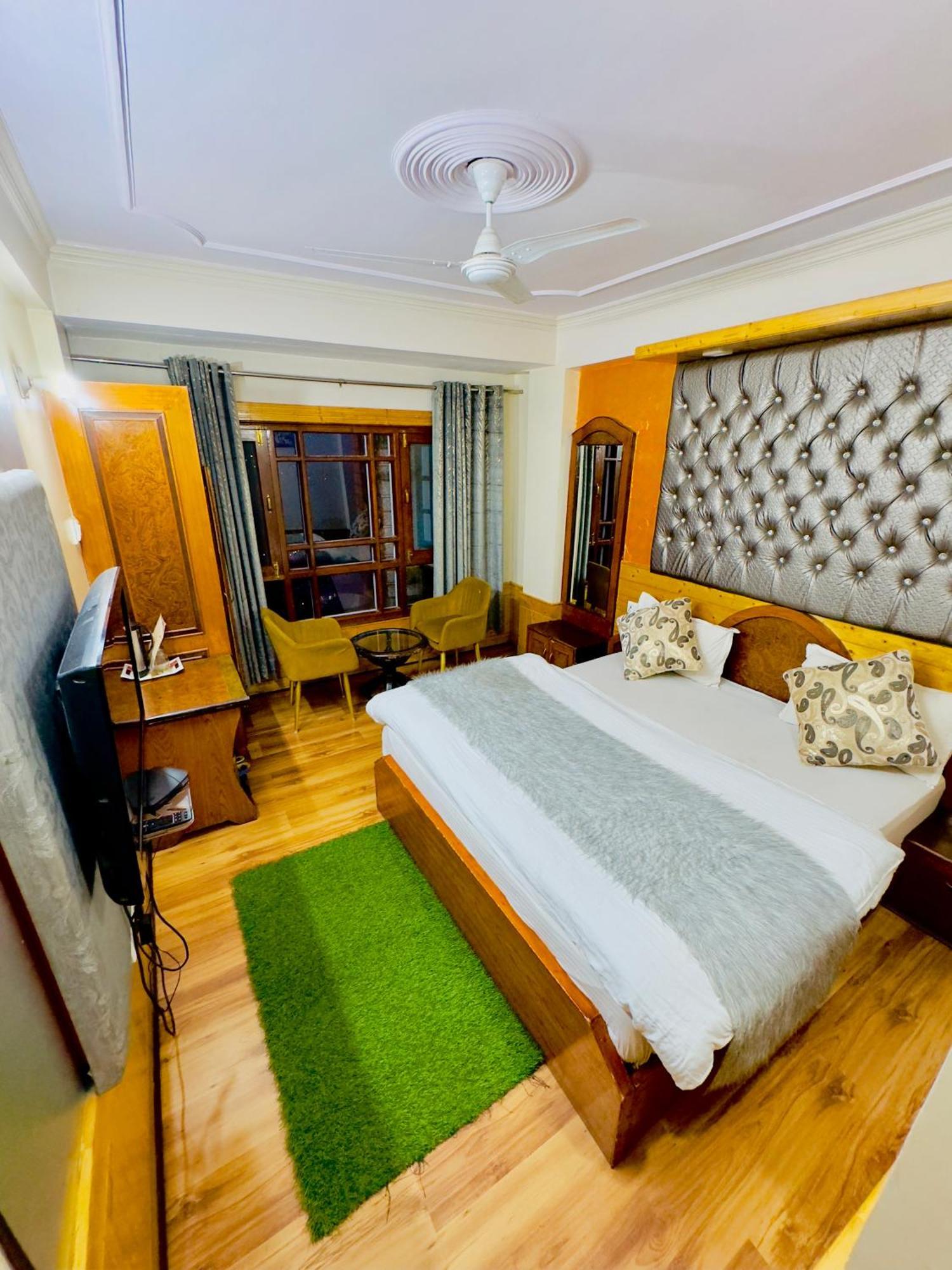 Hotel Apple Regency Simlá Kültér fotó