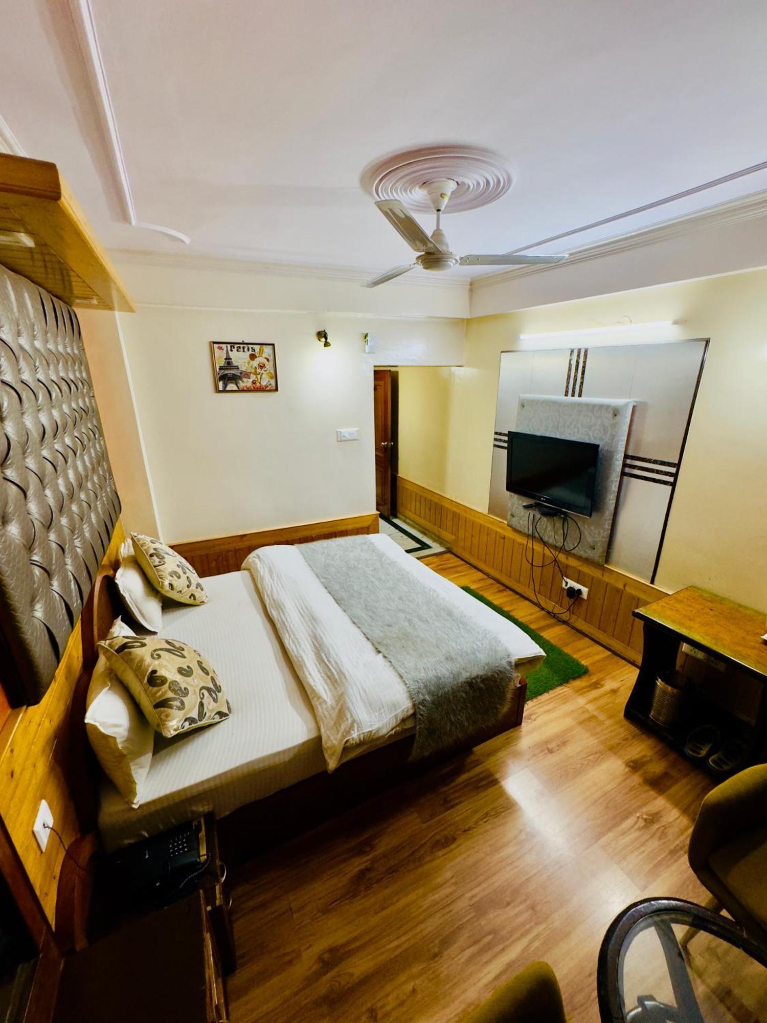 Hotel Apple Regency Simlá Kültér fotó
