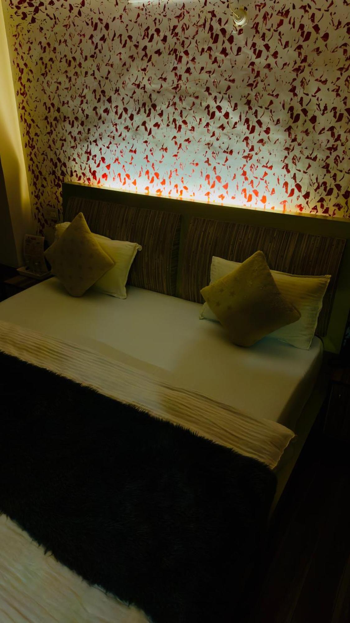 Hotel Apple Regency Simlá Kültér fotó