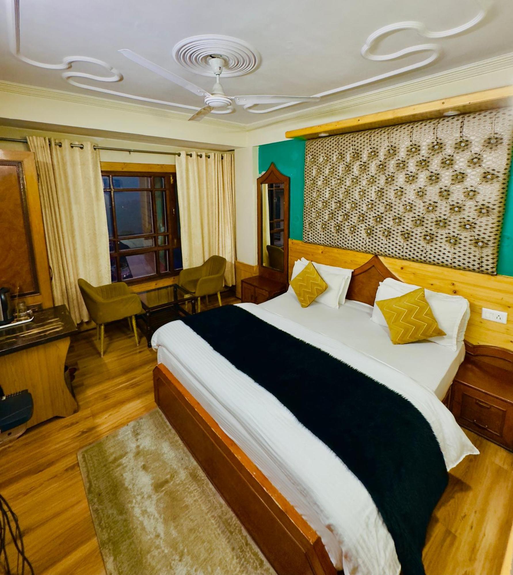 Hotel Apple Regency Simlá Kültér fotó