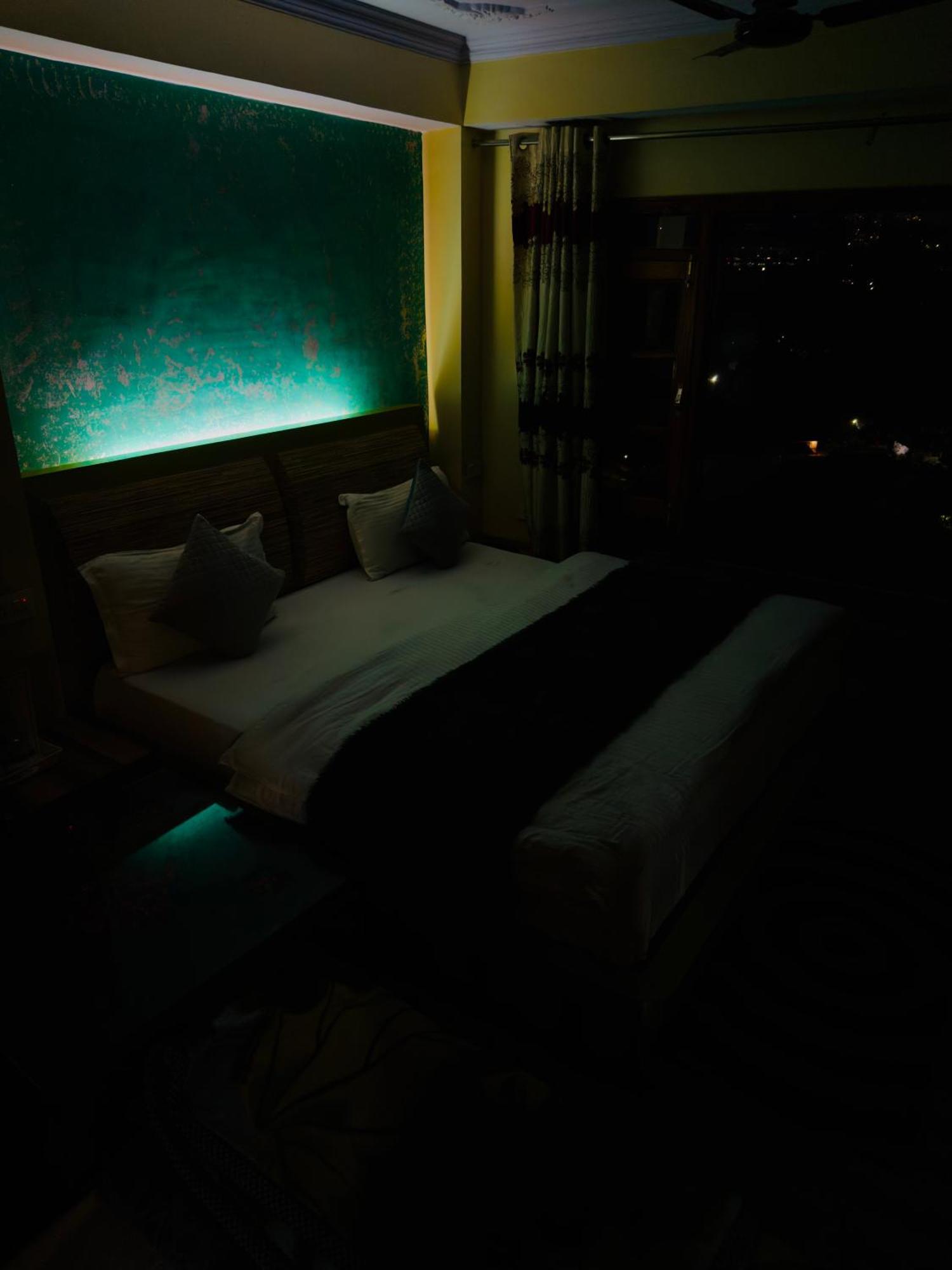 Hotel Apple Regency Simlá Kültér fotó